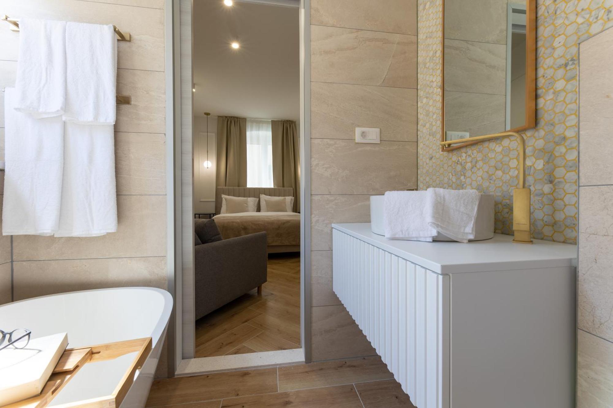 Palace Luxury Suites Спліт Екстер'єр фото